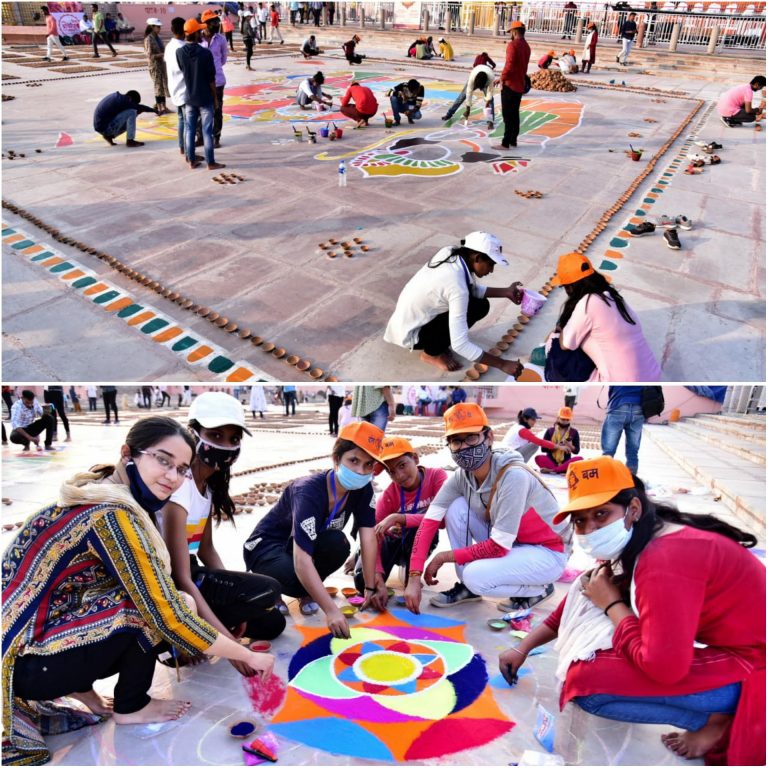 This Is How Guinness Record for the Largest Display Of Oil Lamps Was
