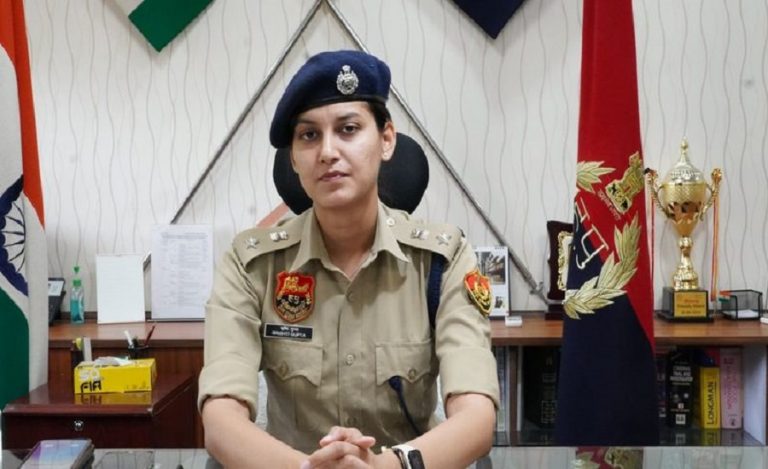 srishti gupta ips