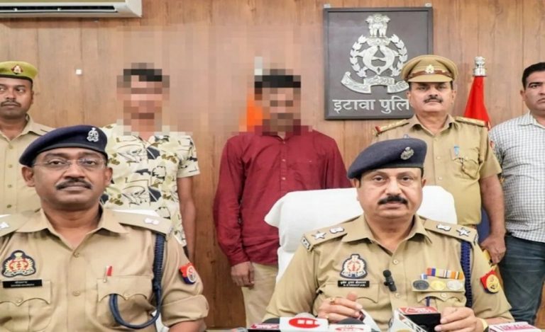 fake IAS officer Etawah robbery