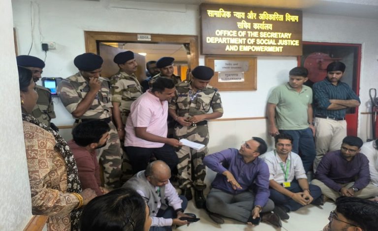CSS Officer protest Deepak Khoda Suicide
