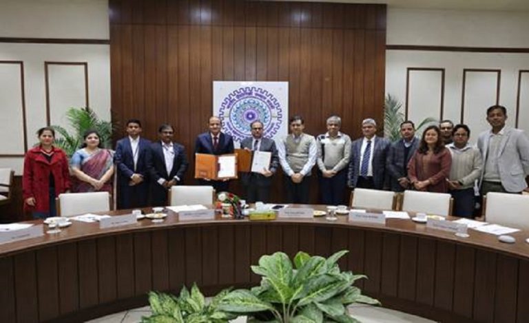 C-DOT) signs MoU with Indian Institute of Technology, Roorkee (IITR)