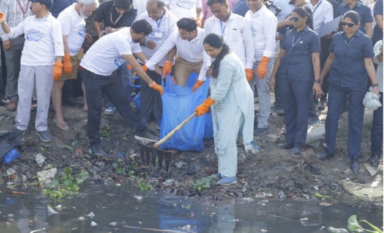 cm rekha (Yamuna Cleanliness)