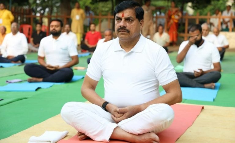 Mohan Yadav Yoga at Gayatri Dham (1)
