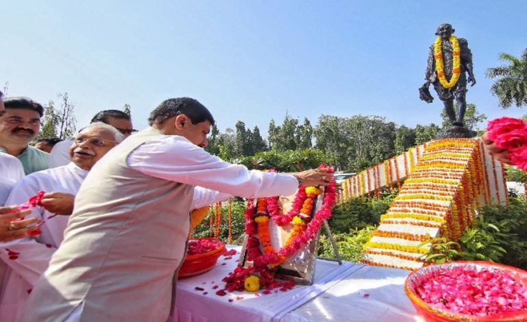 mp cm gandhi jayanti tribute